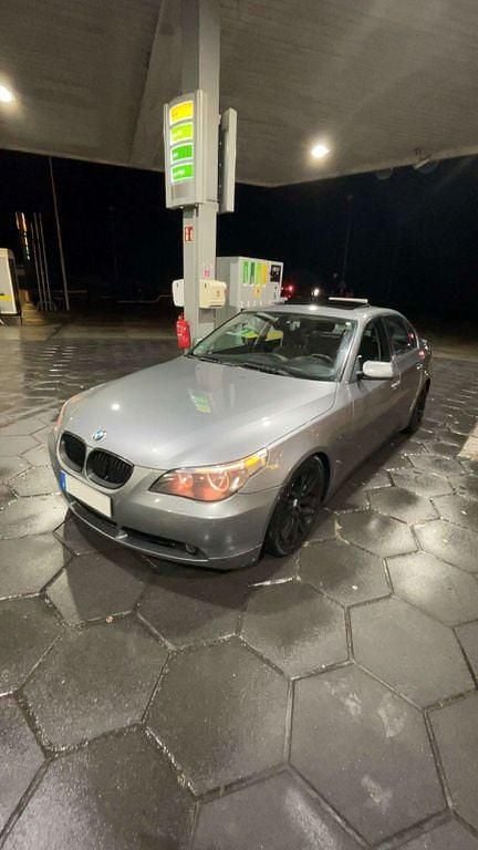 Gebraucht BMW 525 218 PS (160 kW) 2005 Silber Limousine
