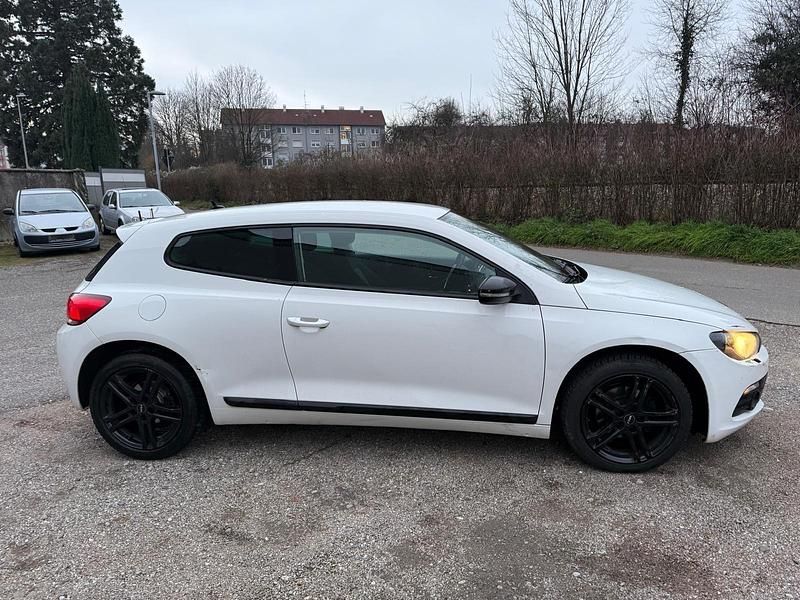 Gebraucht VW Scirocco 122 PS (89 kW) 2009 Weiß Coupé