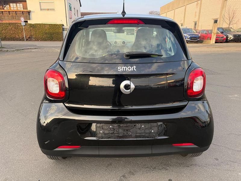 Gebraucht Smart ForFour 71 PS (52 kW) 2015 Schwarz Kleinwagen