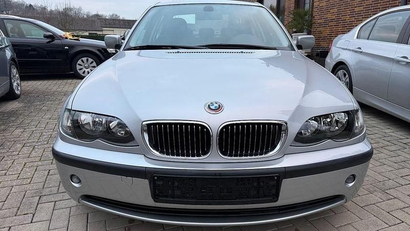 Gebraucht BMW 320 Lifestyle 170 PS (125 kW) 2005 Silber Limousine