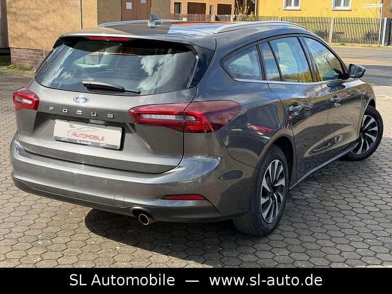 Gebraucht Ford Focus Titanium 120 PS (88 kW) 2022 Magneticgrau (metallic) Kombi