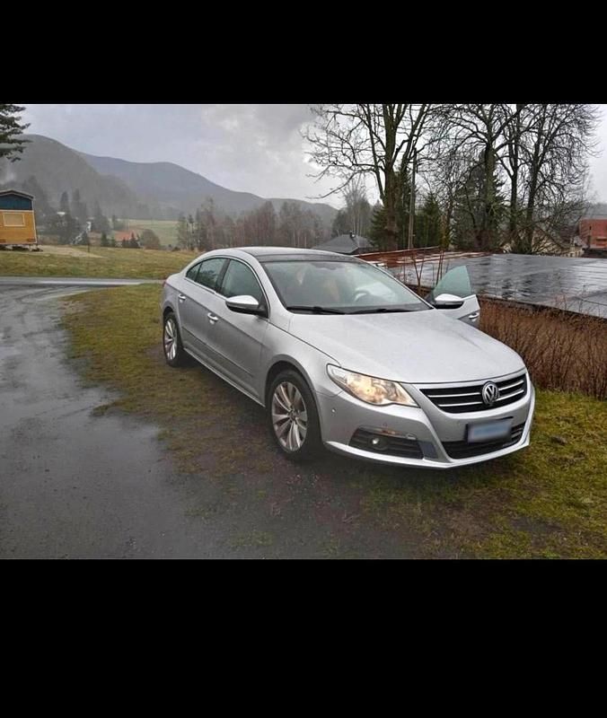 Gebraucht VW Passat 125 PS (91 kW) 2010 Silber Limousine