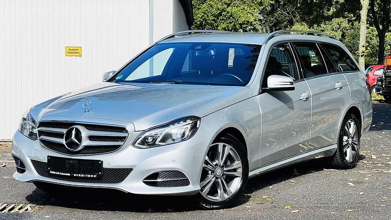 Silber Gebraucht 2015 Mercedes E350 Avantgarde Kombi | 13.000 € (Superpreis) - Bild 1/4
