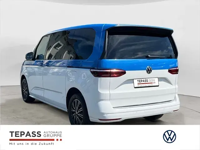 Gebraucht VW Multivan Basis 136 PS (100 kW) 2023 Blau Van / Kleinbus