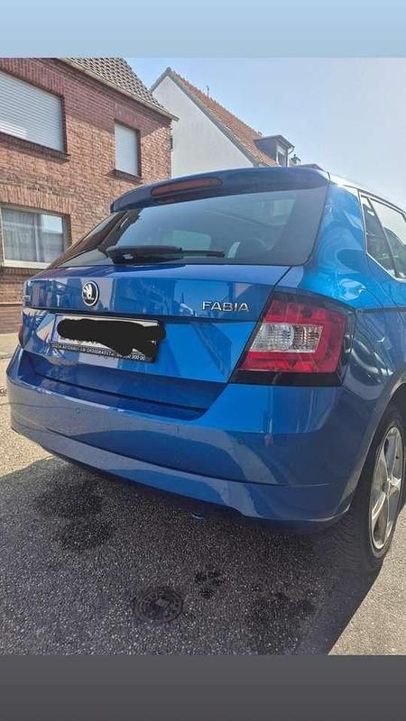 Gebraucht Skoda Fabia Style 90 PS (66 kW) 2014 Blau Limousine