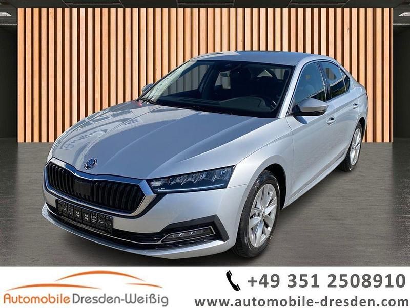 Silber brilliantsilber (metallic) Gebraucht 2021 Skoda Octavia Style Limousine | 21.680 € (Fairer Preis) - Bild 1/4