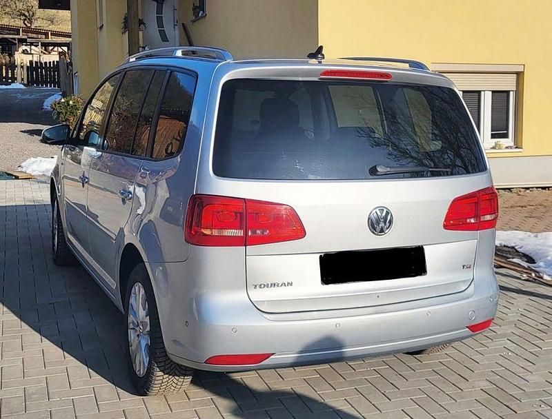 Gebraucht VW Touran Life 140 PS (102 kW) 2013 Silber Van / Kleinbus