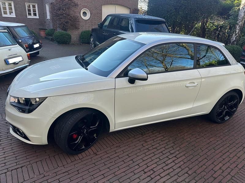 Gebraucht Audi A1 86 PS (63 kW) 2010 Weiß Kleinwagen