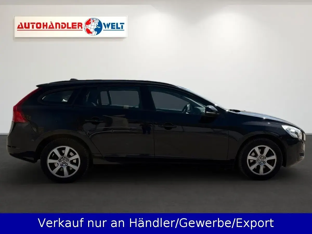 Second-hand Volvo V60 114 CP (83 kW) 2013 Negru Break