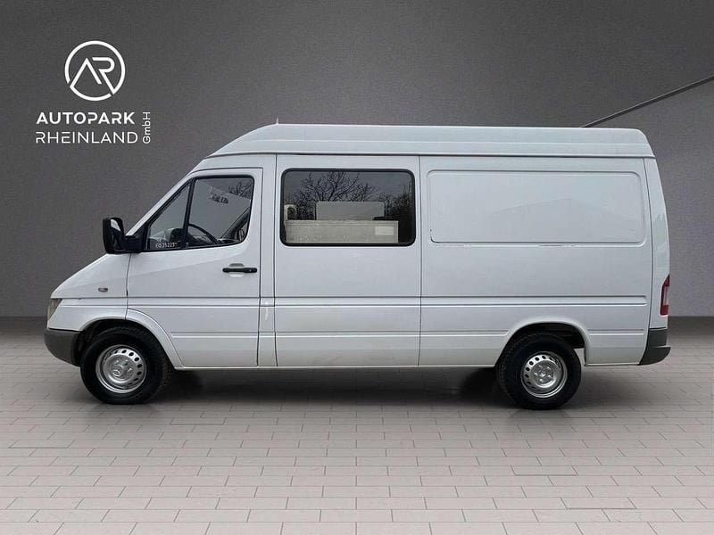 Weiß Gebraucht 2005 Mercedes Sprinter Van | 12.900 € (Etwas zu teuer) - Bild 1/4