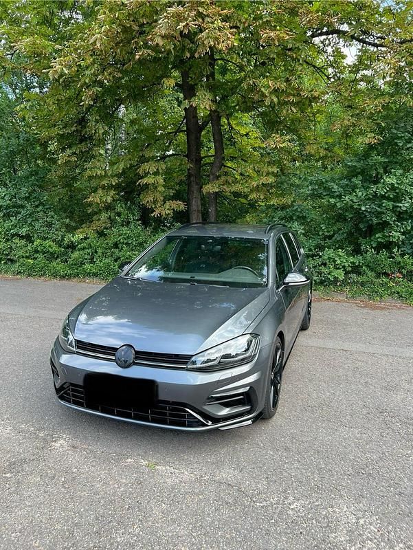 Grau Gebraucht 2019 VW Golf VII R Kombi | 25.990 € - Bild 1/4
