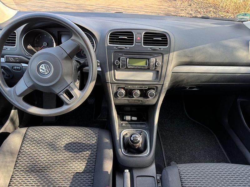 Gebraucht VW Golf VI Trendline 80 PS (58 kW) 2010 Silber Kleinwagen