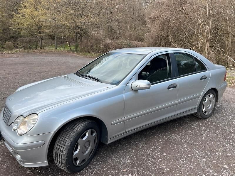 Gebraucht Mercedes C180 143 PS (105 kW) 2007 Silber Limousine