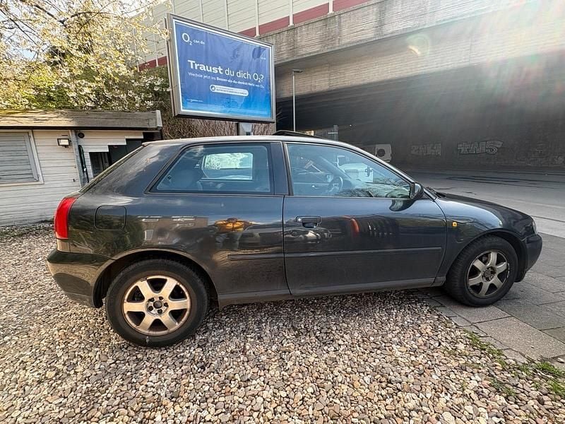 Gebraucht Audi A3 106 PS (77 kW) 1997 Schwarz Kleinwagen