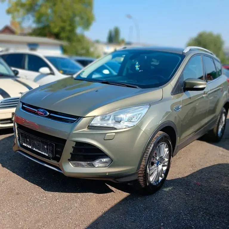 Gebraucht Ford Kuga Titanium 140 PS (102 kW) 2013 Grün SUV