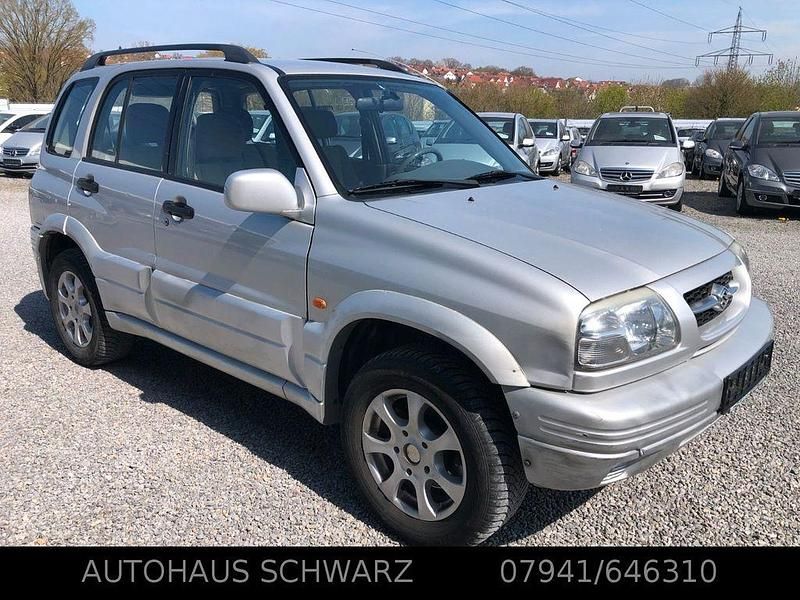 Gebraucht Suzuki Grand Vitara 144 PS (105 kW) 2000 Silber SUV