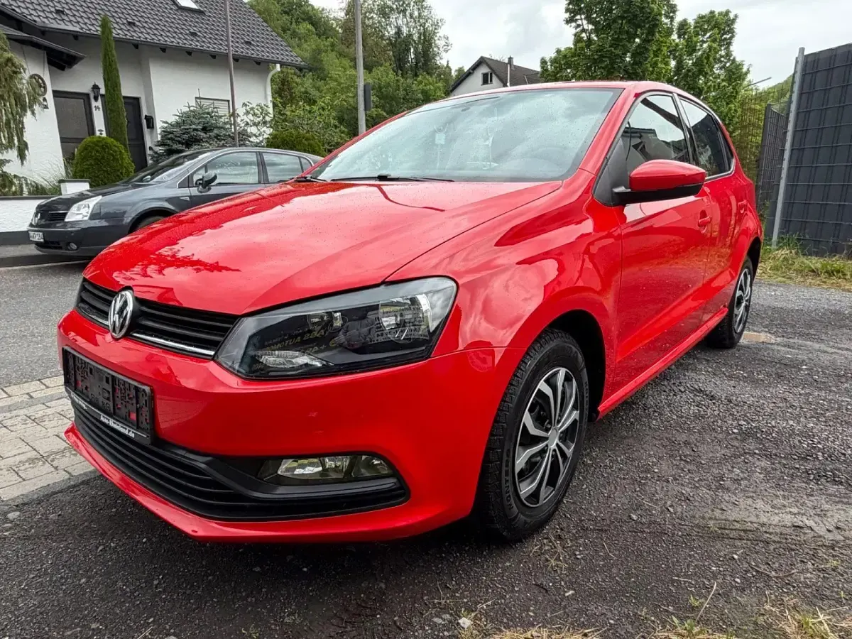 Gebraucht VW Polo Trendline 60 PS (44 kW) 2016 Rot Limousine