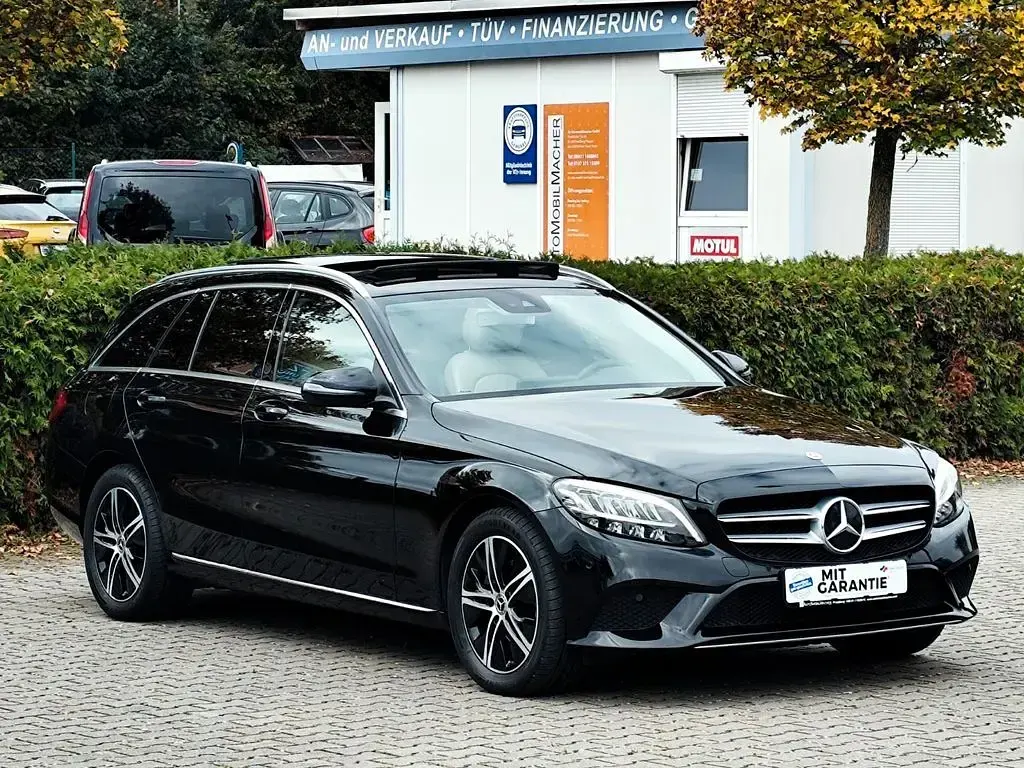 Second-hand Mercedes C220 Avantgarde 194 CP (142 kW) 2019 Negru Berlinǎ