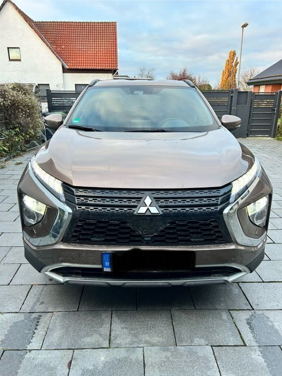 Bronze Gebraucht 2022 Mitsubishi Eclipse Cross Plus SUV | 22.999 € (Guter Preis) - Bild 1/4
