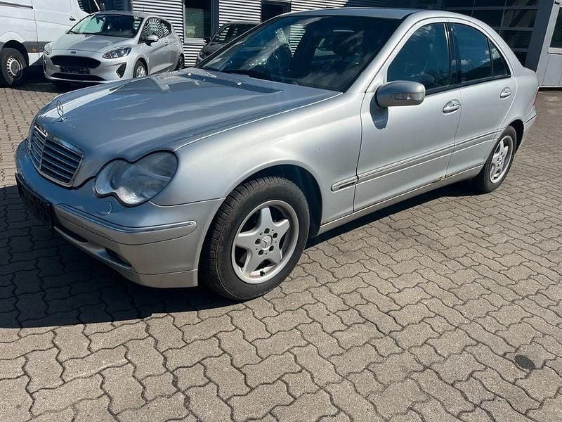 Gebraucht Mercedes C200 Elegance 163 PS (119 kW) 2001 Silber Limousine