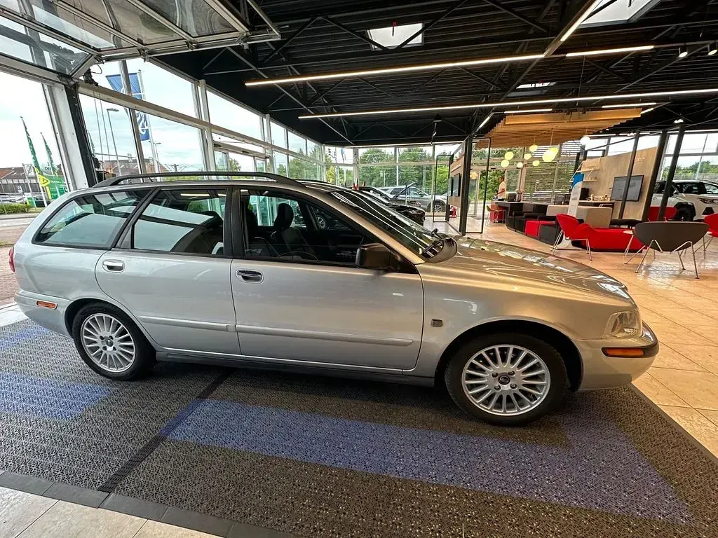 Gebraucht Volvo V40 Comfort 122 PS (89 kW) 2004 Silber Kombi