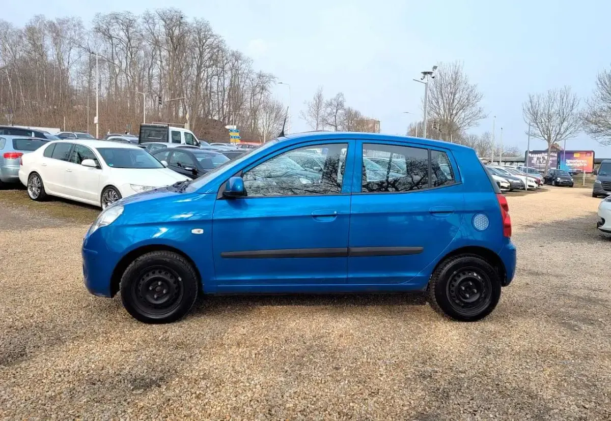 Gebraucht Kia Picanto Attract 65 PS (47 kW) 2010 Blau Kleinwagen