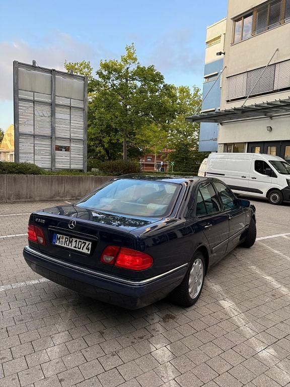 Gebraucht Mercedes 320 220 PS (161 kW) 1996 Blau Limousine