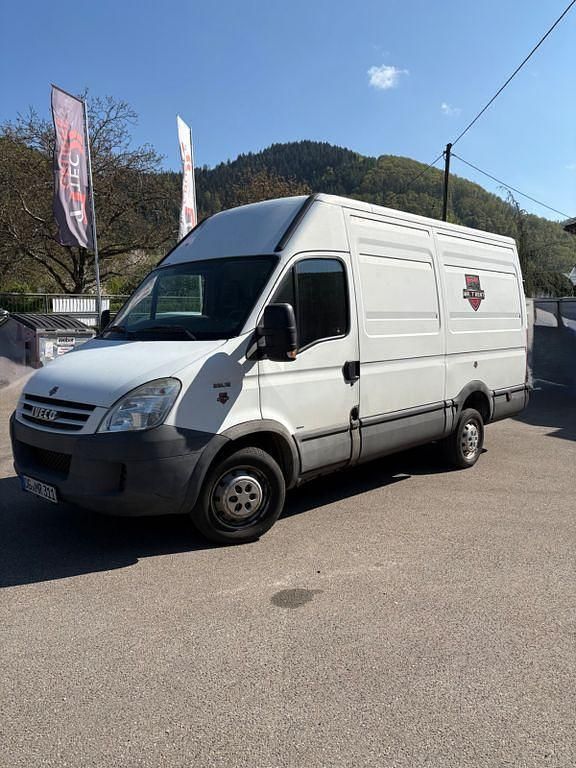 Second-hand Iveco Daily 116 CP (85 kW) 2009 Alb Berlinǎ