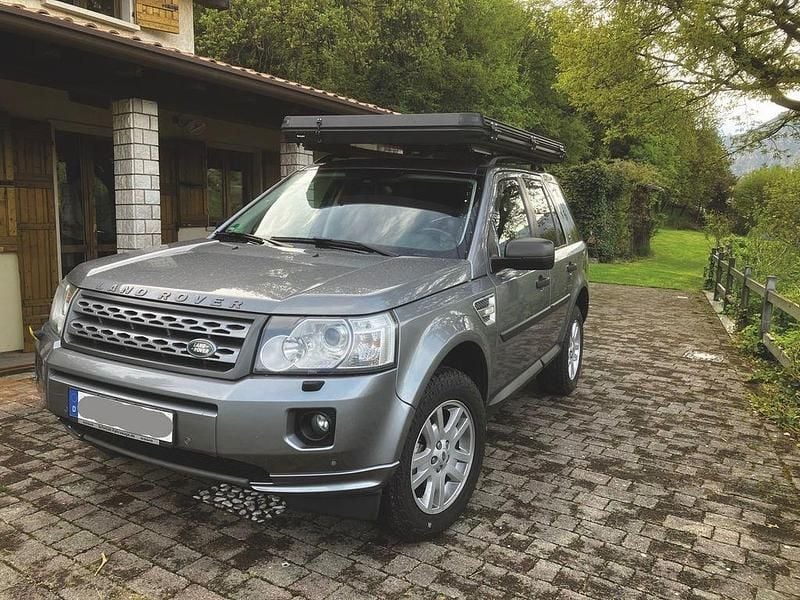 Silber Gebraucht 2011 Land Rover Freelander 2 SE SUV | 7.000 € (Etwas zu teuer) - Bild 1/4