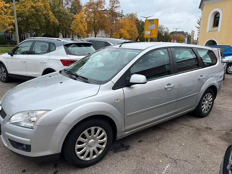 Gebraucht Ford Focus Style 101 PS (74 kW) 2007 Silber Limousine
