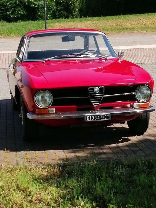 Rot Gebraucht 1971 Alfa Romeo GT Junior Coupé | 31.500 € - Bild 1/4