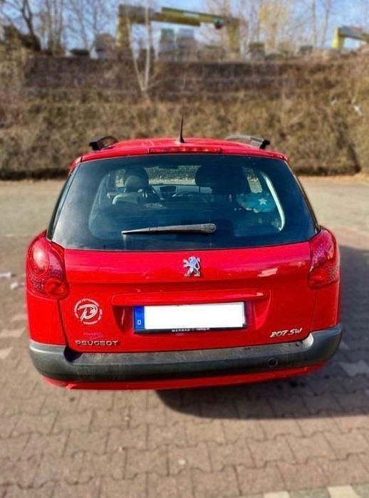Gebraucht Peugeot 207 Tendance 73 PS (53 kW) 2009 Rot Kombi