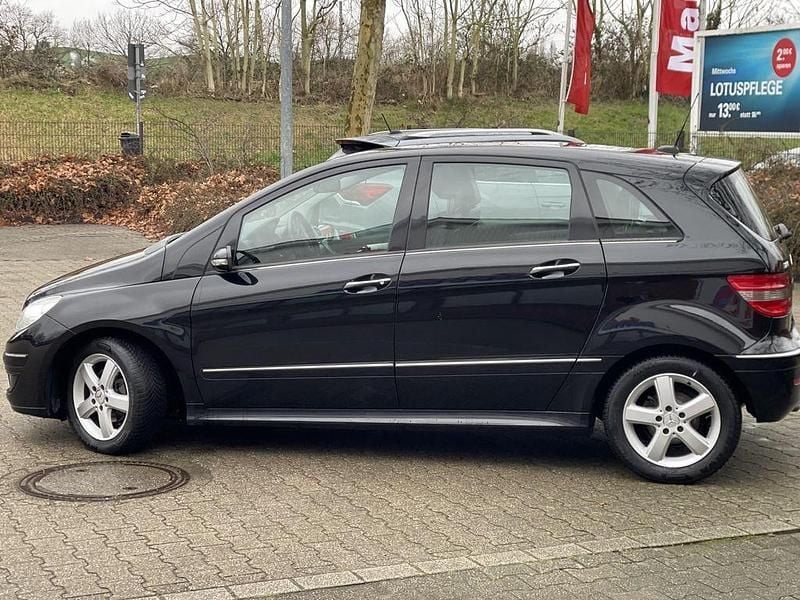 Gebraucht Mercedes B200 140 PS (102 kW) 2008 Schwarz Van / Kleinbus