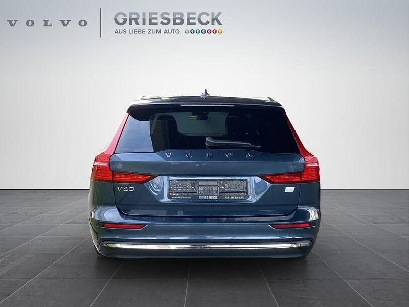 Gebraucht Volvo V60 Core 455 PS (334 kW) 2022 Blau Kombi