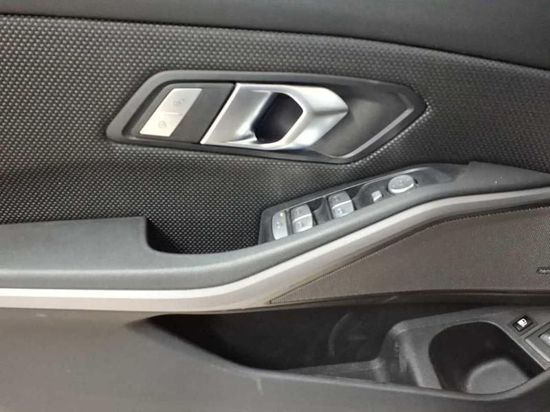 Gebraucht BMW 330e Advantage 184 PS (135 kW) 2020 Mineralgrau metallic Kombi