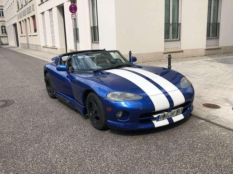 Używany Dodge Viper 400 KM (294 kW) 1994 Niebieski Kabriolet