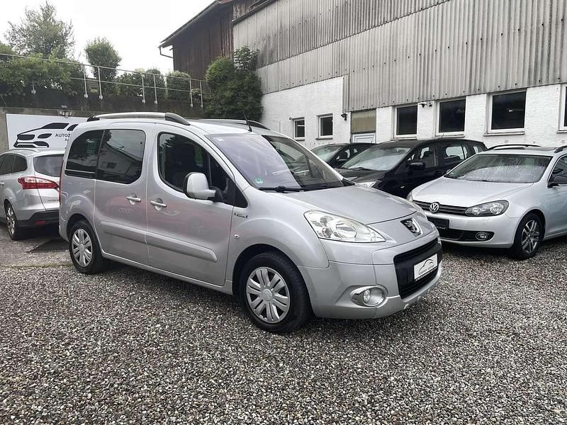 Gebraucht Peugeot TePee Premium 120 PS (88 kW) 2011 Silber Kombi