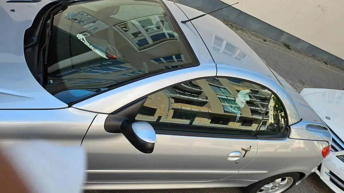 Gebraucht Peugeot 206 CC 109 PS (80 kW) 2006 Silber Cabrio