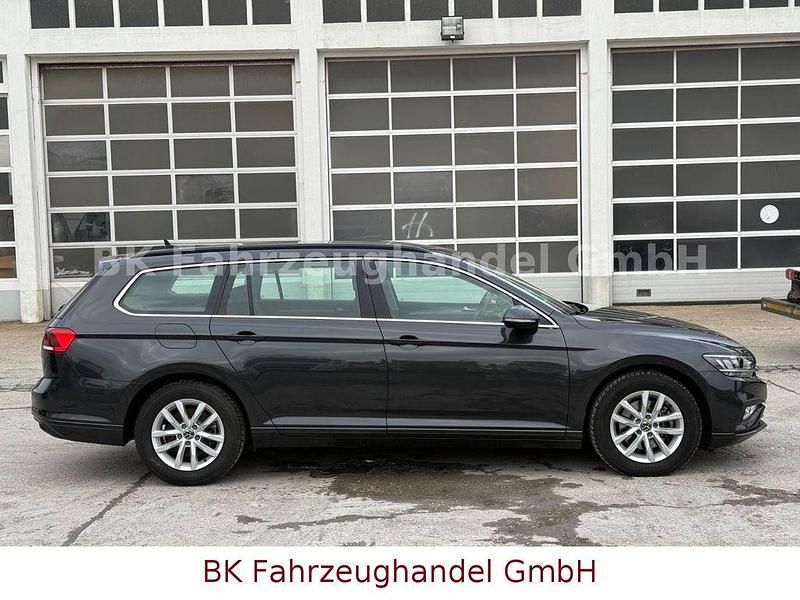 Gebraucht VW Passat Business 122 PS (89 kW) 2021 Grau Kombi