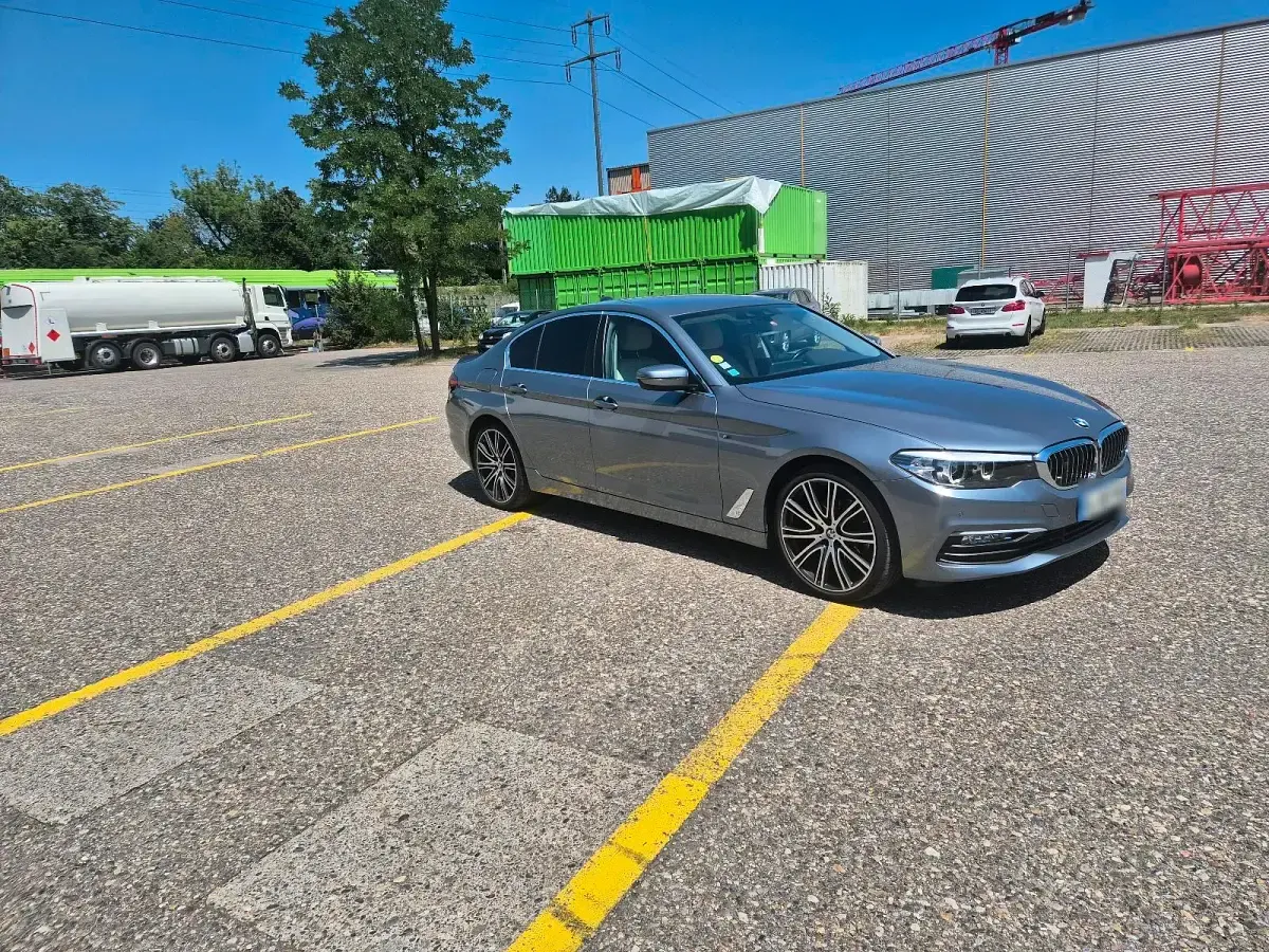 Gebraucht BMW 520 190 PS (139 kW) 2017 Grau Limousine