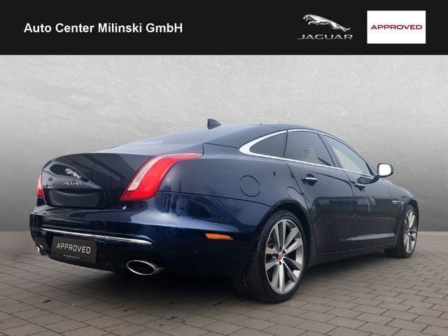 Gebraucht Jaguar XJ 300 PS (220 kW) 2019 Blau Limousine