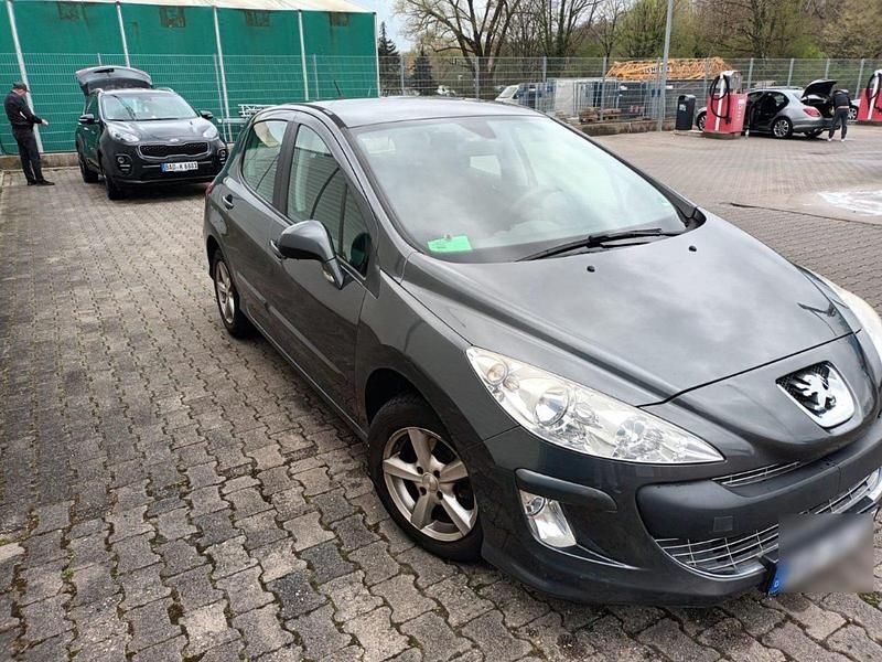 Grau Gebraucht 2010 Peugeot 308 Kleinwagen | 3.999 € (Teuer) - Bild 1/4