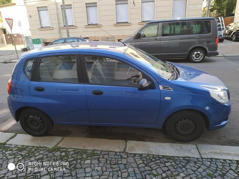 Blau Gebraucht 2009 Chevrolet Aveo Limousine | 700 € (Fairer Preis) - Bild 1/4