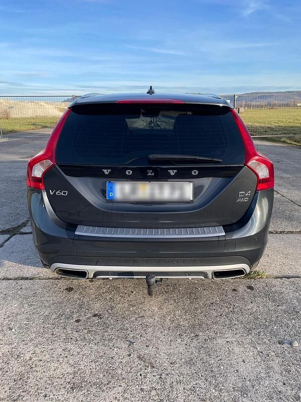 Gebraucht Volvo V60 CC 190 PS (139 kW) 2017 Grau Kombi
