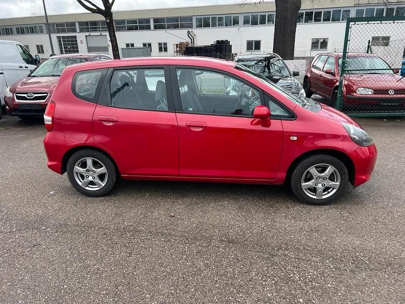 Gebraucht Honda Jazz 57 PS (41 kW) 2008 Rot Kleinwagen