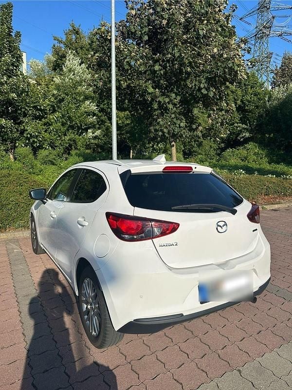 Weiß Gebraucht 2020 Mazda 2 Kizoku Kleinwagen | 12.700 € (Guter Preis) - Bild 1/4
