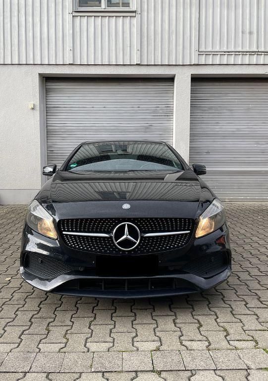 Gebraucht Mercedes A200 AMG line 136 PS (100 kW) 2015 Schwarz Limousine