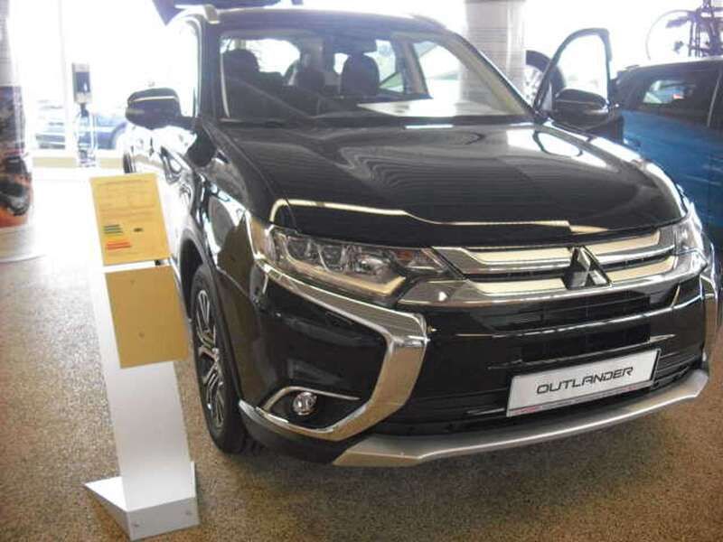 Pantherschwarz Gebraucht 2018 Mitsubishi Outlander Edition SUV | 17.500 € (Superpreis) - Bild 1/4