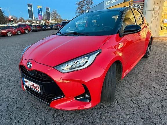Tokio fusion rot metallic, dach schwarz Gebraucht 2020 Toyota Yaris Hybrid Edition | 18.990 € (Guter Preis) - Bild 1/1
