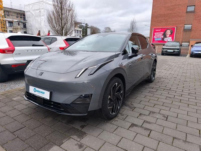 Nouă Lynk & Co 02 200 kW (272 CP) 2026 Gri SUV